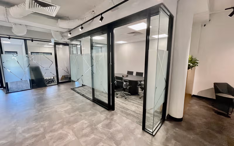 250 Bay St, Port Melbourne, 2 DESKS 250 Bay St, Port Melbourne image 1