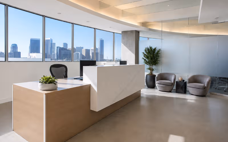 9701 Wilshire Blvd, Beverly Hills, 5 DESKS 9701 Wilshire Blvd, Beverly Hills image 1