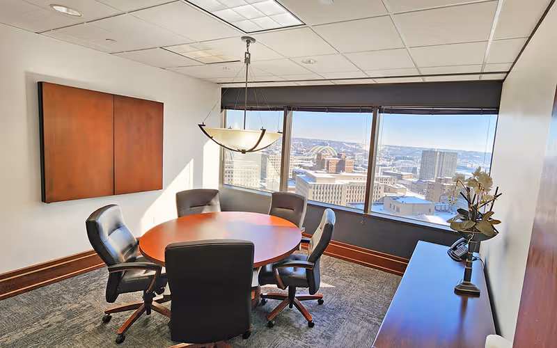 250 East 5th Street, Cincinnati, 5 DESKS 250 East 5th Street, Cincinnati image 1