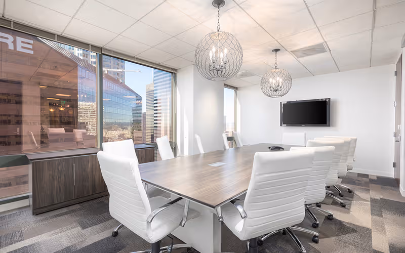 355 S Grand Ave, Los Angeles, 10 DESKS 355 S Grand Ave, Los Angeles image 1
