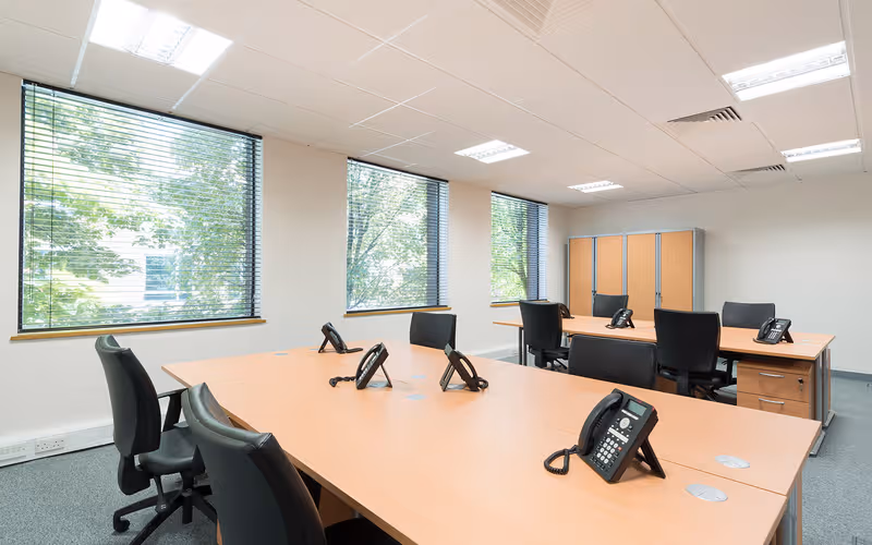 Cricket Field Road, Uxbridge, 60 DESKS Cricket Field Road, Uxbridge image 1