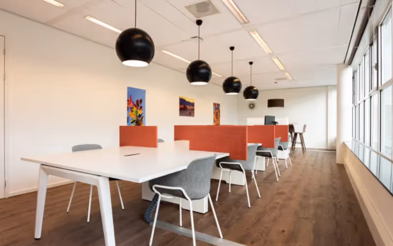 26 Avenue Des Etats-unis, Clermont-ferrand, 50 DESKS 26 Avenue Des Etats-unis, Clermont-ferrand image 1