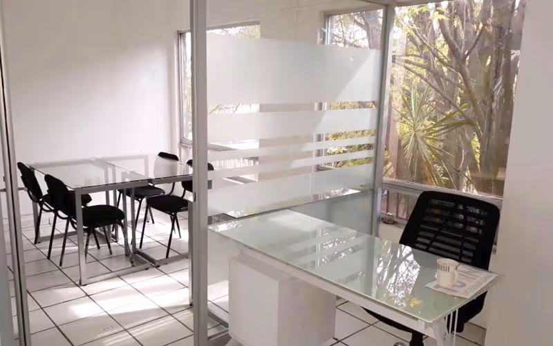 2496 Calle Efraín González Luna Arcos, Guadalajara, 15 DESKS 2496 Calle Efraín González Luna Arcos, Guadalajara image 1