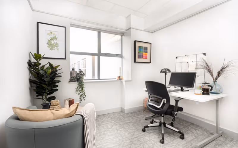 6 Fern Road Sandyford Business Park Sandyford, Dublin, 10 DESKS 6 Fern Road Sandyford Business Park Sandyford, Dublin image 1