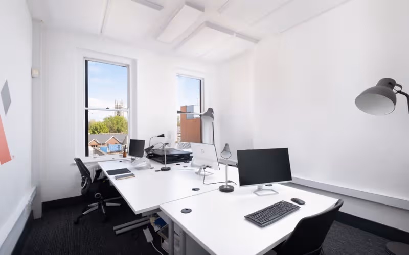 24 Baggot Street Upper, Dublin, 9 DESKS 24 Baggot Street Upper, Dublin image 1