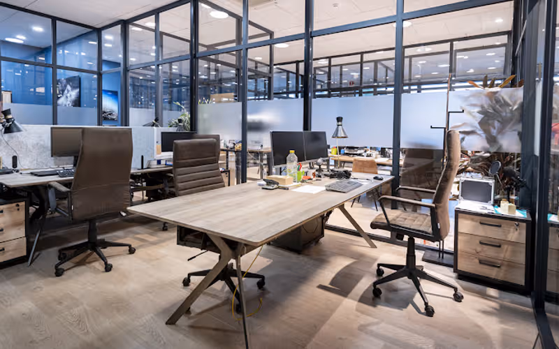 16 Imp Saint-paul, Mouscron, 10 DESKS 16 Imp Saint-paul, Mouscron image 1