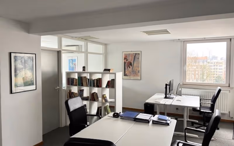 3 Av Palmerston, Brussels, 12 DESKS 3 Av Palmerston, Brussels image 1