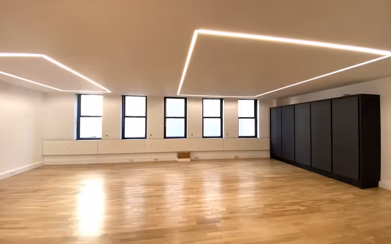 31-32 Eastcastle Street, London image 1