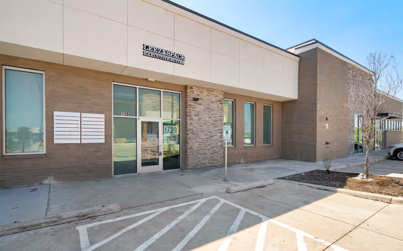 4116 Hebron Parkway Tx-121, Carrollton, 2 DESKS 4116 Hebron Parkway Tx-121, Carrollton image 1
