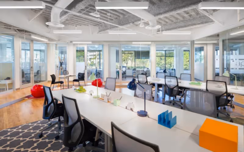 2149 Velp Ave, Green Bay, 50 DESKS 2149 Velp Ave, Green Bay image 1