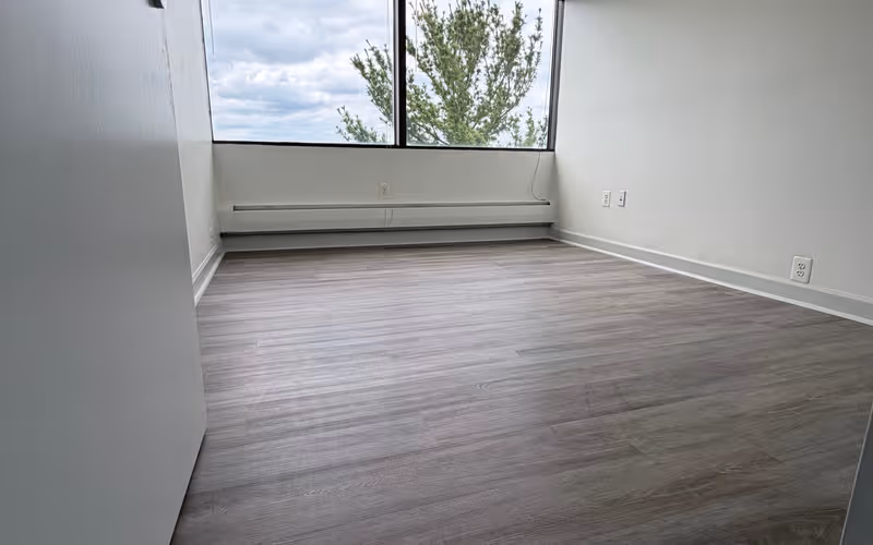 100 Lakeforest Boulevard, Gaithersburg, 1 DESK 100 Lakeforest Boulevard, Gaithersburg image 1