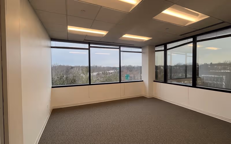 4200 Parliament Pl, Lanham, 1 DESK 4200 Parliament Pl, Lanham image 1