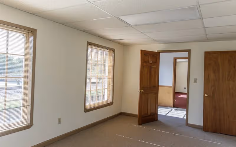 120 N Mcdonough St, Jonesboro, 2 DESKS 120 N Mcdonough St, Jonesboro image 1