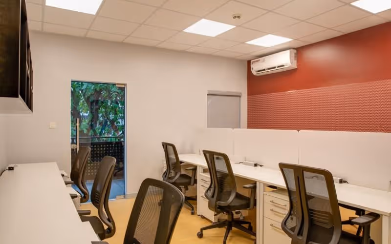Rue du Commerce Rue Du Commerce Croisement L’angle Rue A47 Immeuble Le Dusk, Abidjan, 10 DESKS Rue du Commerce Rue Du Commerce Croisement L’angle Rue A47 Immeuble Le Dusk, Abidjan image 1