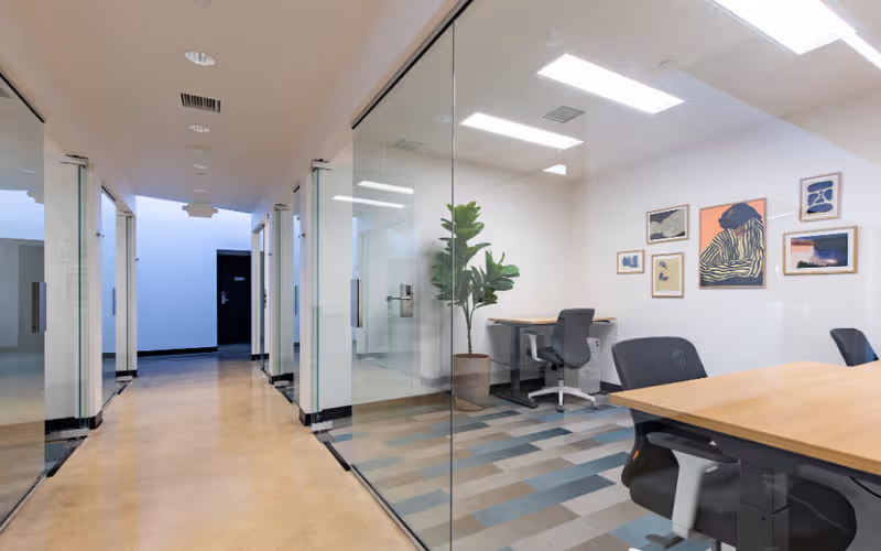 3040 E 12th St, Los Angeles, 6 DESKS 3040 E 12th St, Los Angeles image 1