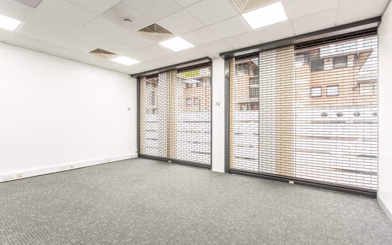 31 Scarborough St, London, 45 DESKS 31 Scarborough St, London image 1