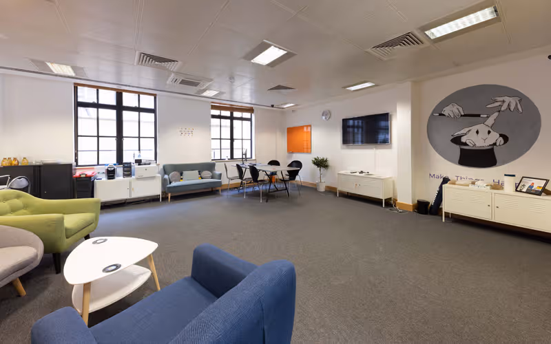 25 W Tenter St, London, 18 DESKS 25 W Tenter St, London image 1
