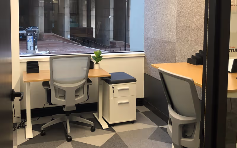 1 Washington Mall, Boston, 4 DESKS 1 Washington Mall, Boston image 1