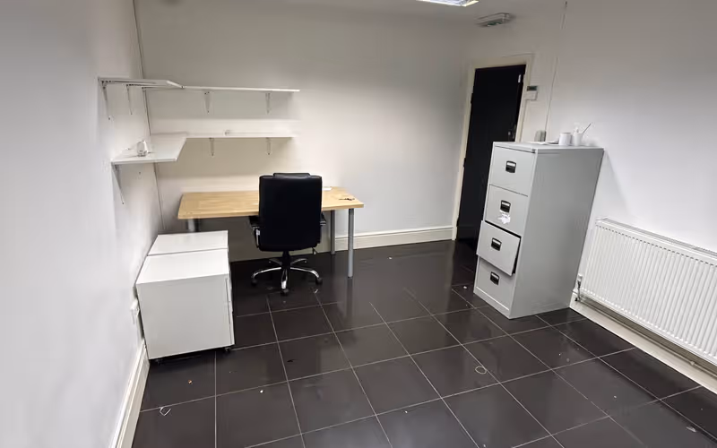 58-60 Alexandra Road, Enfield, 2 DESKS 58-60 Alexandra Road, Enfield image 1