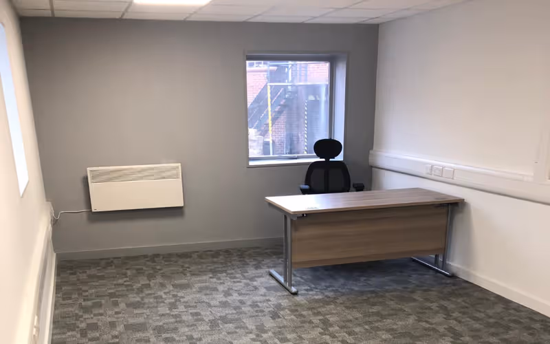 Harrogate Road, Pool In Wharfedale, 3 DESKS Harrogate Road, Pool In Wharfedale image 1