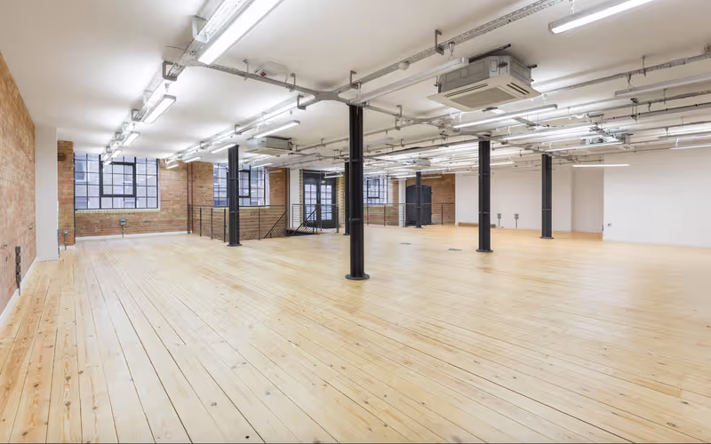 74 Back Church Lane, Greater London, 168 DESKS 74 Back Church Lane, Greater London image 1