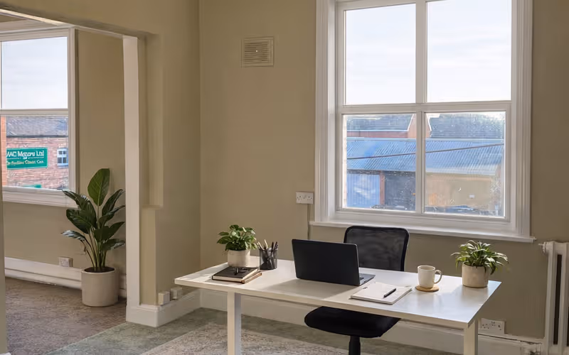 Curzon Street, Burton Upon Trent, 6 DESKS Curzon Street, Burton Upon Trent image 1