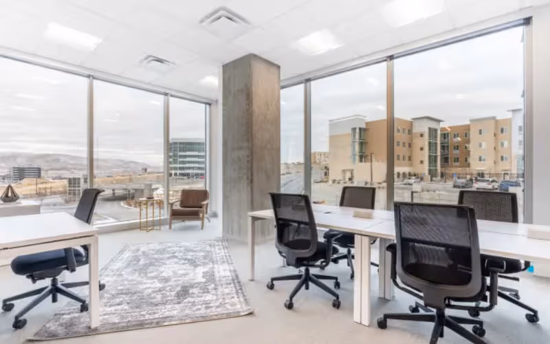 333 N Washington Ave, Minneapolis, 50 DESKS 333 N Washington Ave, Minneapolis image 1