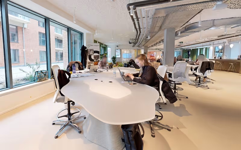 13 Courbevoie, Louvain-la-neuve image 1