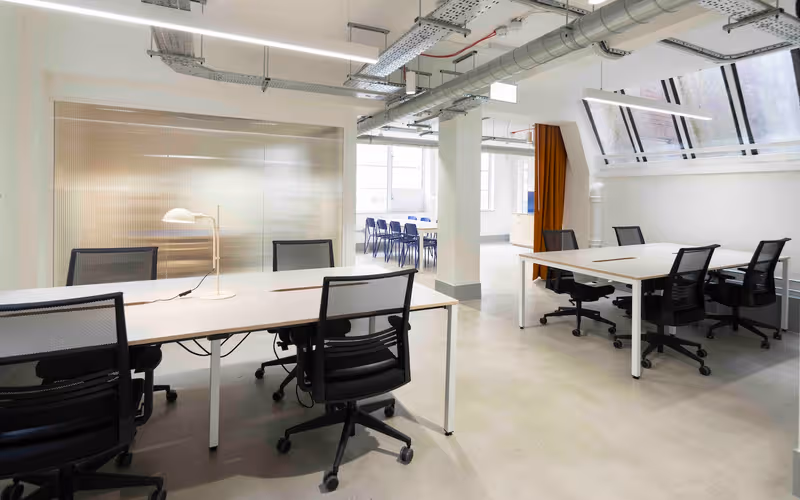 17-18 Aylesbury St, London, 30 DESKS 17-18 Aylesbury St, London image 1