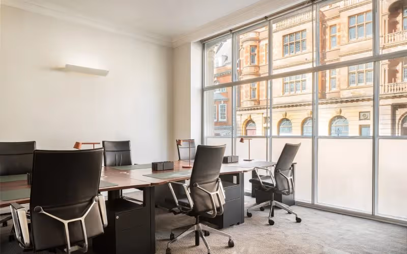 17 Cavendish Square, Marylebone image 1