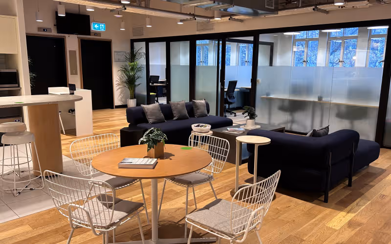401 Collins Street, Melbourne image 1