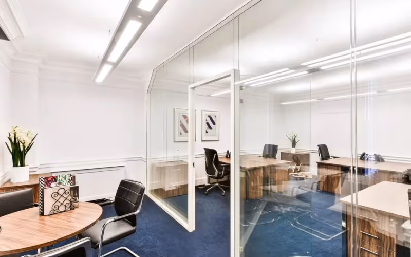 8-10 Hill St, Mayfair, 30 DESKS 8-10 Hill St, Mayfair image 1