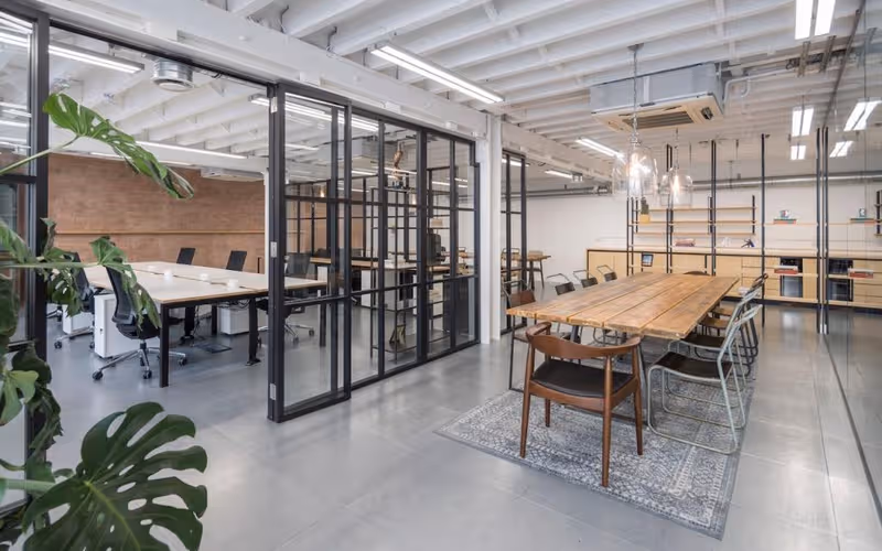 40 Compton Street, Farringdon, 14 DESKS 40 Compton Street, Farringdon image 1