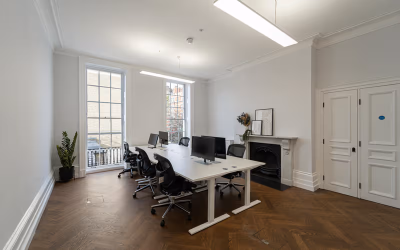 4 Bloomsbury Pl, London, 10 DESKS 4 Bloomsbury Pl, London image 1