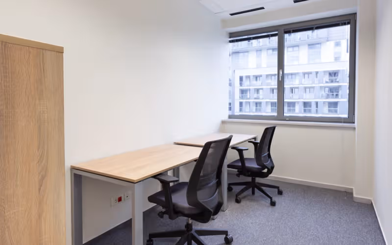 10a Skierniewicka, Warszawa, 5 DESKS 10a Skierniewicka, Warszawa image 1