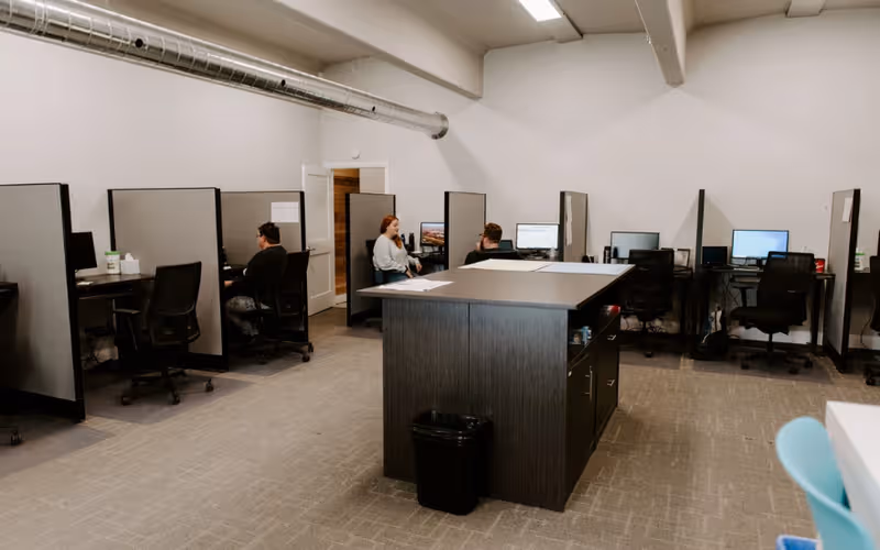 499 Hill St, London, 4 DESKS 499 Hill St, London image 1