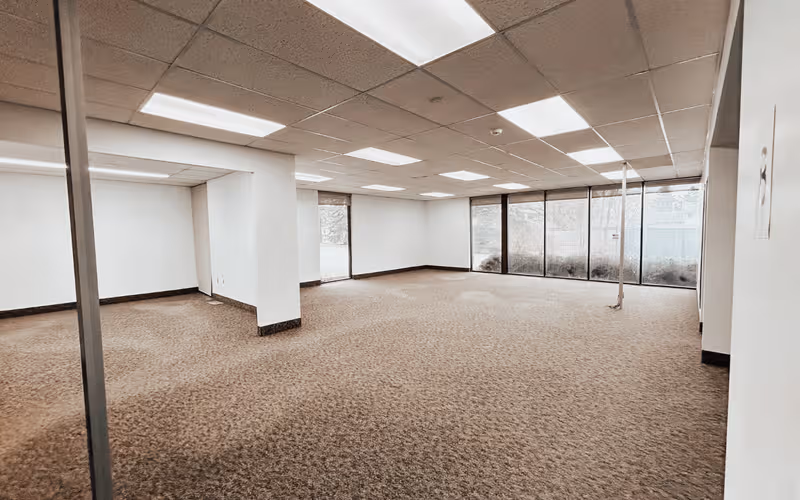 743 Wellington Road, London, 60 DESKS 743 Wellington Road, London image 1