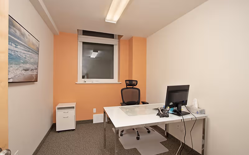 206 Ontario Street, Stratford, 2 DESKS 206 Ontario Street, Stratford image 1