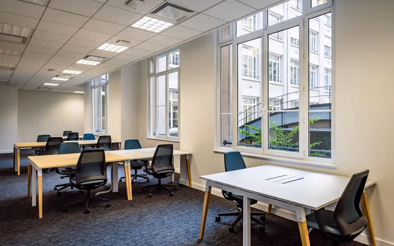 15-17 Rue Traversiere, Paris, 10 DESKS 15-17 Rue Traversiere, Paris image 1