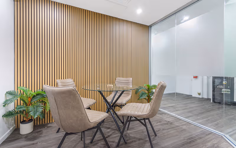 130 Kingston, Underwood image 1