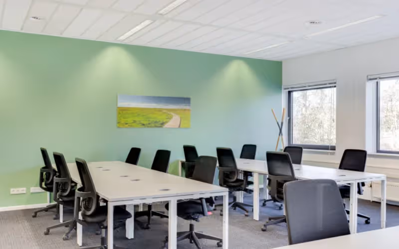 7055 Engle Rd, Middlesburg Heights, 50 DESKS 7055 Engle Rd, Middlesburg Heights image 1