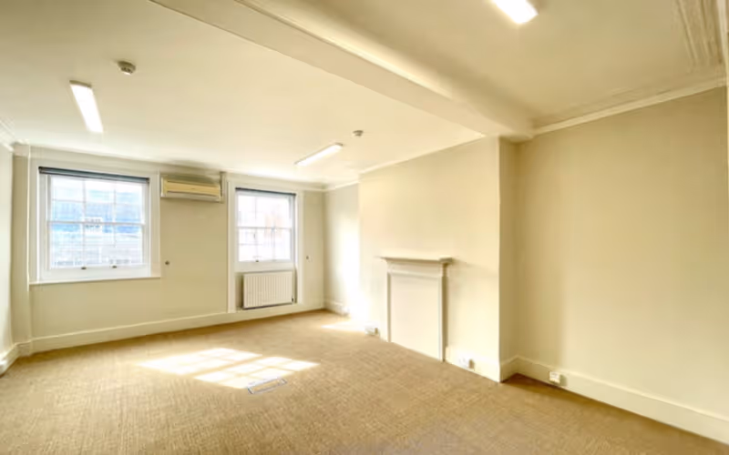 4 Fitzhardinge St, Marylebone, 13 DESKS 4 Fitzhardinge St, Marylebone image 1
