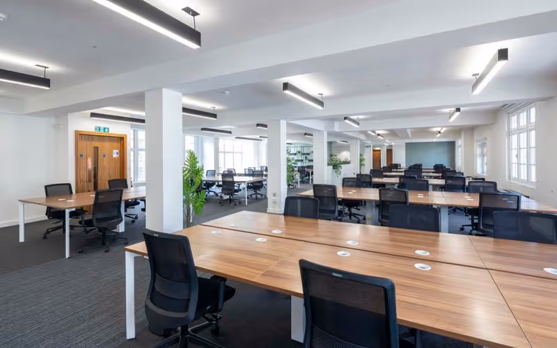 77 Kingsway, London image 1