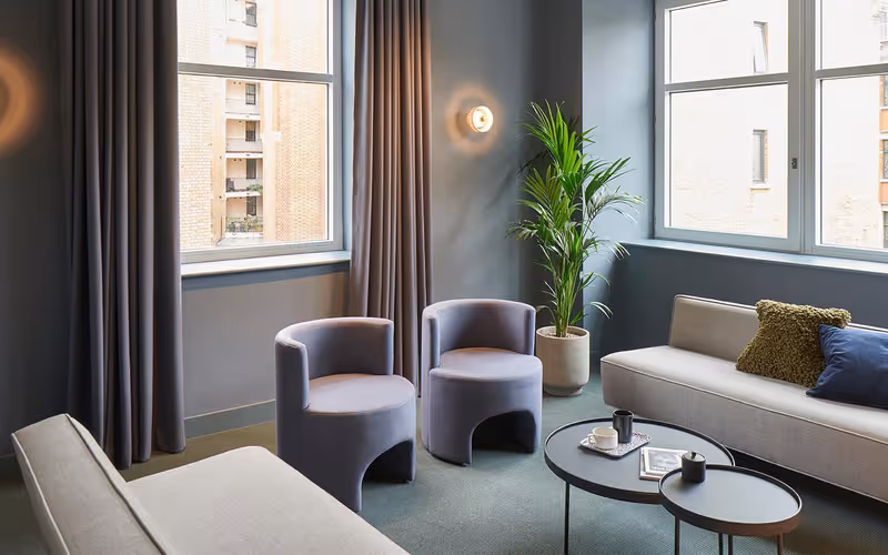 5 Upper St Martins Lane, West End image 1