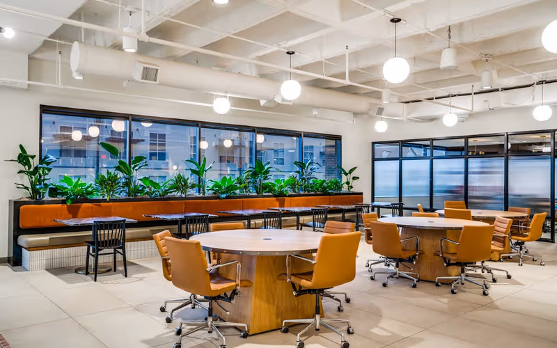 400 E Las Colinas Blvd, Irving, 10 DESKS 400 E Las Colinas Blvd, Irving image 1