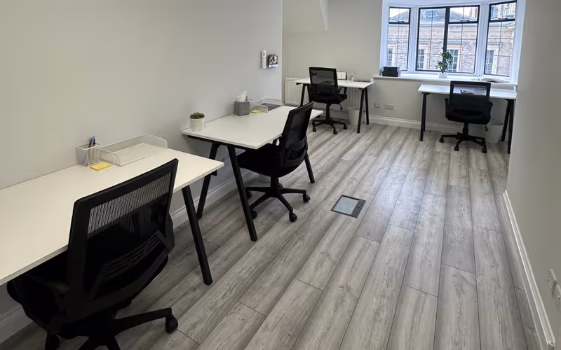 9 Crown Passage, Kingston Upon Thames, 9 DESKS 9 Crown Passage, Kingston Upon Thames image 1
