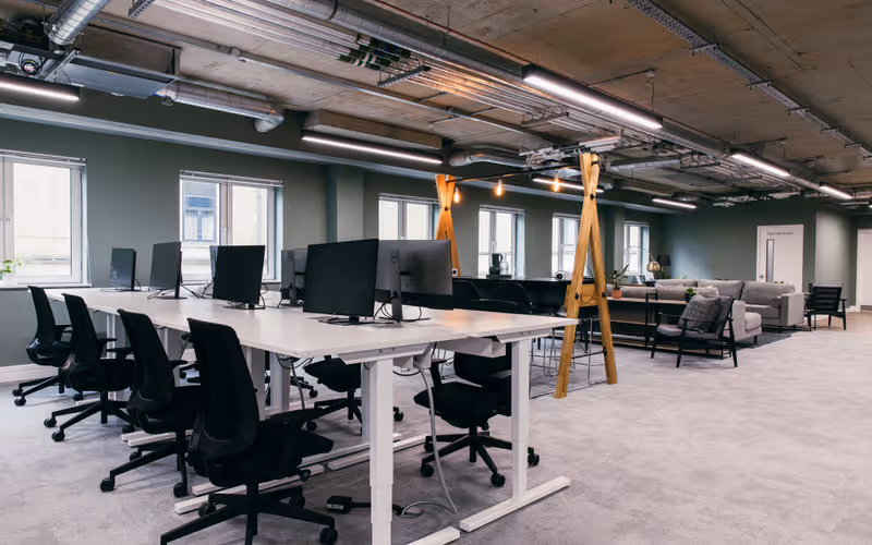 49 Southwark Bridge Rd, London, 56 DESKS 49 Southwark Bridge Rd, London image 1