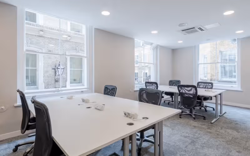 32 Threadneedle St, London, 16 DESKS 32 Threadneedle St, London image 1