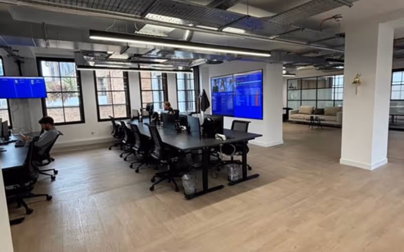 3 Moorgate Place, London, 62 DESKS 3 Moorgate Place, London image 1
