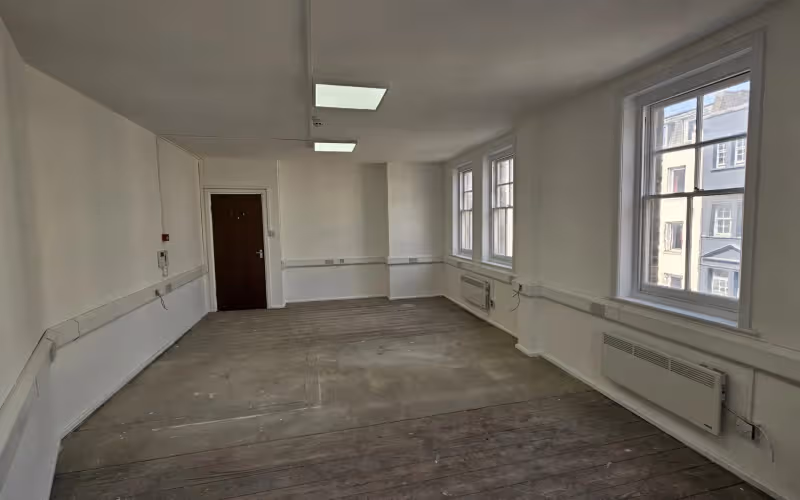 79 Saffron Hill, London, 13 DESKS 79 Saffron Hill, London image 1
